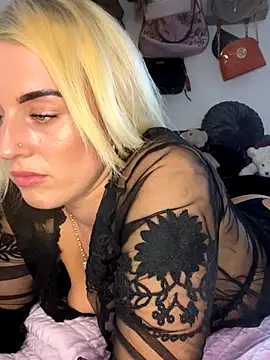 Snapshot of Barbie_26 chatting on 11.30.25 Barbie 26 online show from 11.30.25