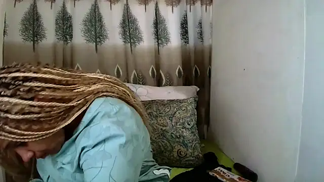 Snapshot of Indian_candyXX chatting on 12.19.25 Indian candyXX online show from 12.19.25