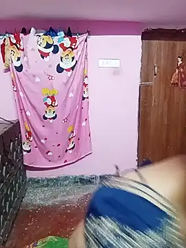 Snapshot of Cute-Simmi chatting on 12.05.24 Cute-Simmi online show from 12.05.24