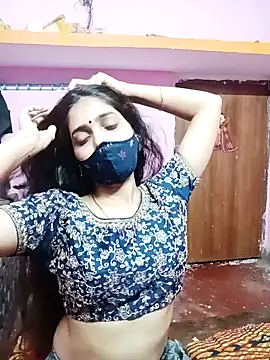 Snapshot of Cute-Simmi chatting on 12.25.24 Cute-Simmi online show from 12.25.24