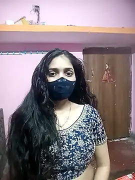 Snapshot of Cute-Simmi chatting on 12.27.24 Cute-Simmi online show from 12.27.24