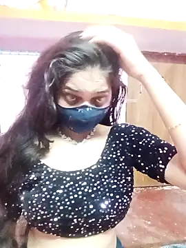 Snapshot of Cute-Simmi chatting on 12.28.24 Cute-Simmi online show from 12.28.24