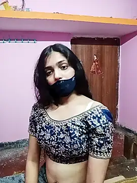 Snapshot of Cute-Simmi chatting on 12.31.24 Cute-Simmi online show from 12.31.24