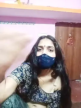 Snapshot of Cute-Simmi chatting on 01.04.25 Cute-Simmi online show from 01.04.25