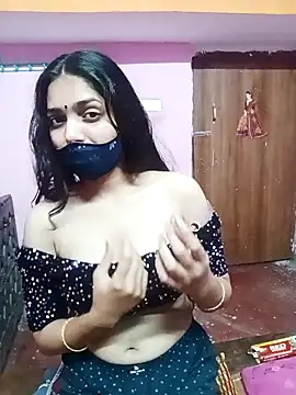 Snapshot of Cute-Simmi chatting on 01.05.25 Cute-Simmi online show from 01.05.25