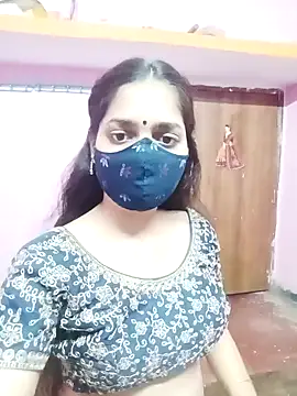 Snapshot of Cute-Simmi chatting on 01.15.25 Cute-Simmi online show from 01.15.25