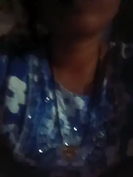 Snapshot of Cute-Simmi chatting on 09.25.25 Cute-Simmi online show from 09.25.25