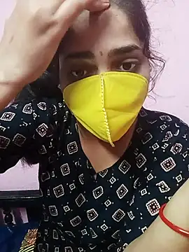 Snapshot of Cute-Simmi chatting on 12.16.25 Cute-Simmi online show from 12.16.25