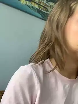 Snapshot of LinaSiren chatting on 12.09.24 LinaSiren online show from 12.09.24