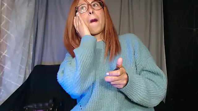 Snapshot of MirandaSingle chatting on 11.28.25 MirandaSingle online show from 11.28.25