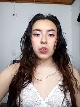 Emi chik online show from 12.15.24