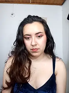 Emi chik online show from 12.20.24