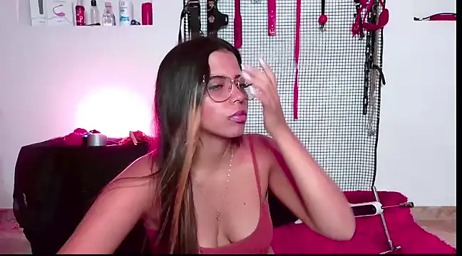 Megaan Greey online show from 01.10.25