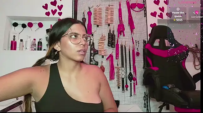 Megaan Greey online show from 03.08.25