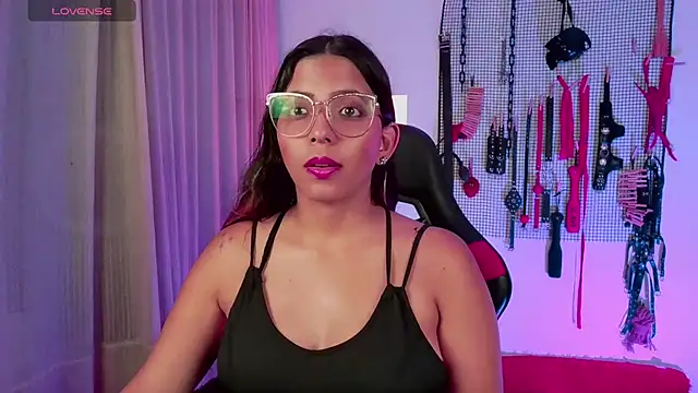 Megaan Greey online show from 10.04.25