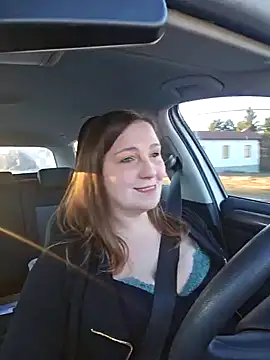 Snapshot of AmazingCurvy chatting on 12.30.24 AmazingCurvy online show from 12.30.24