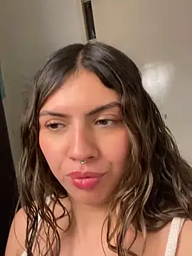 Snapshot of Argentiiniita chatting on 12.16.25 Argentiiniita online show from 12.16.25