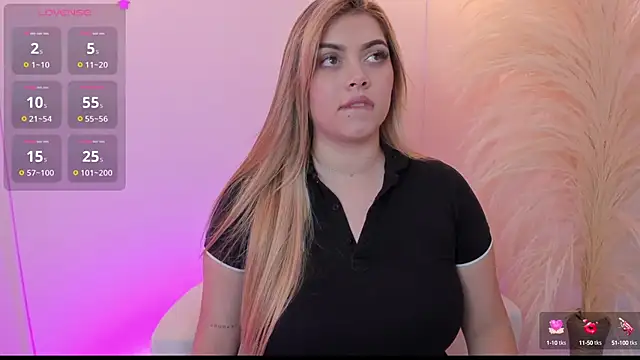 Snapshot of thaliafox_ chatting on 03.15.25 thaliafox  online show from 03.15.25