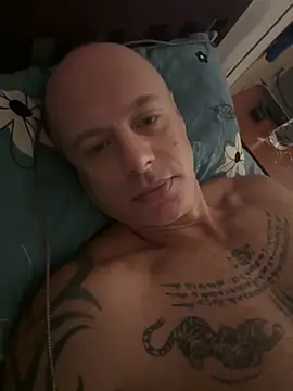 luv2masterb8247 online show from 01.28.25