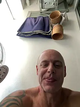 luv2masterb8247 online show from 02.11.25