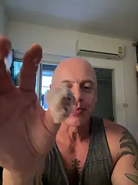 luv2masterb8247 online show from 02.28.25