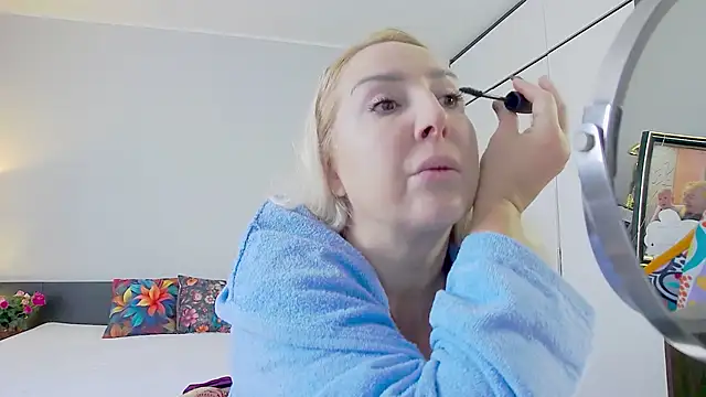 Snapshot of MariaRichi_ chatting on 02.16.25 MariaRichi  online show from 02.16.25