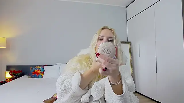 Snapshot of MariaRichi_ chatting on 02.21.25 MariaRichi  online show from 02.21.25