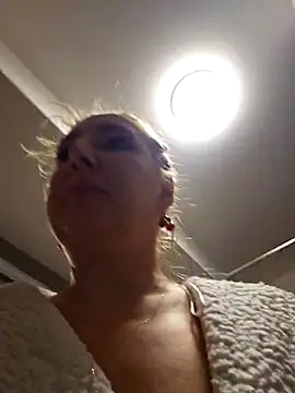 Snapshot of MariaRichi_ chatting on 02.22.25 MariaRichi  online show from 02.22.25