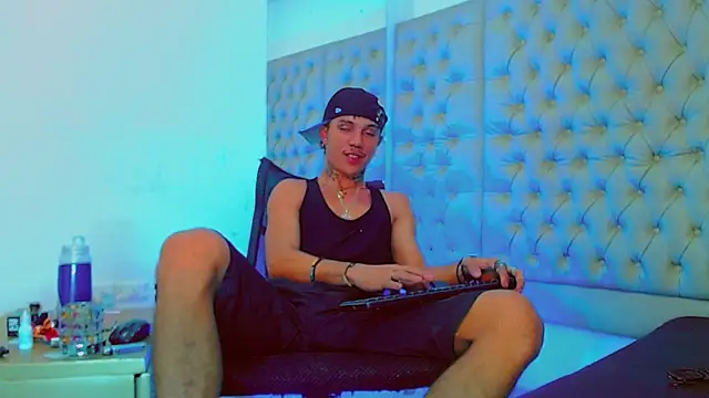 HannibalLester online show from 02.04.25