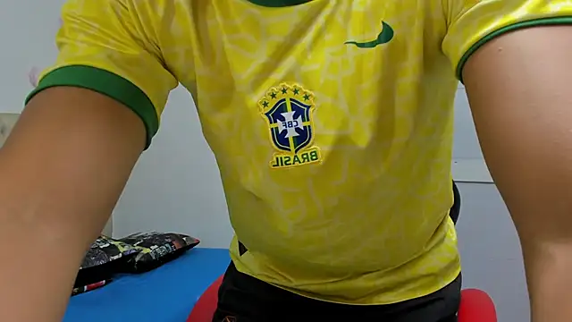 Snapshot of yei-sant chatting on 10.16.25 yei-sant online show from 10.16.25