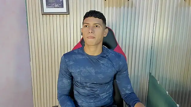 Snapshot of yei-sant chatting on 10.29.25 yei-sant online show from 10.29.25