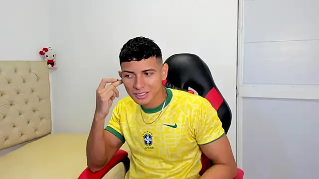 Snapshot of yei-sant chatting on 11.15.25 yei-sant online show from 11.15.25