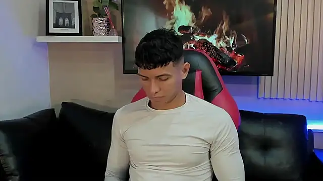 Snapshot of yei-sant chatting on 11.28.25 yei-sant online show from 11.28.25