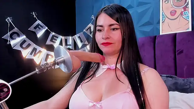 NicoleJonss online show from 05.28.26