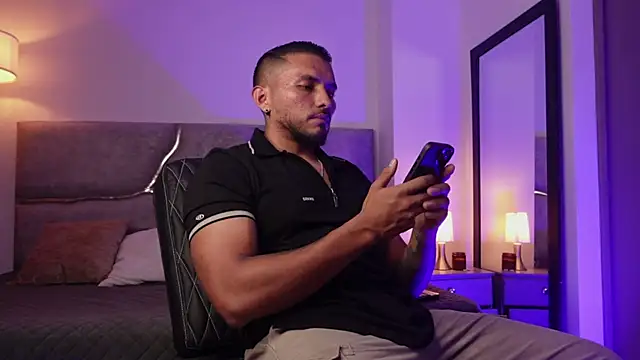 maximusclark1 online show from 04.19.26