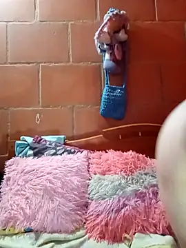 Snapshot of Rachhelle__ chatting on 01.28.25 Rachhelle online show from 01.28.25