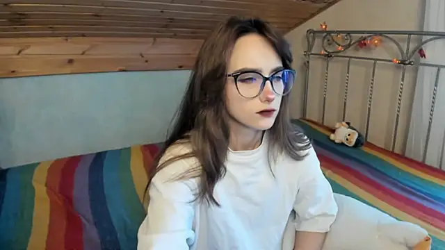 Snapshot of SilverDream chatting on 12.07.24 SilverDream online show from 12.07.24