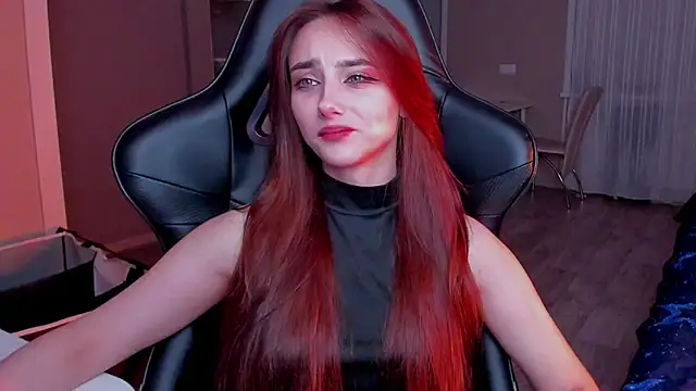 Snapshot of SilverDream chatting on 11.16.25 SilverDream online show from 11.16.25