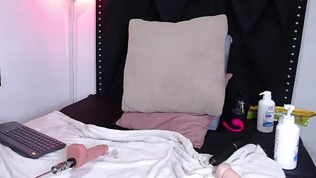 dafne queenn online show from 02.14.25