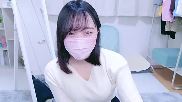 Snapshot of Yurie_ chatting on 12.21.24 Yurie online show from 12.21.24