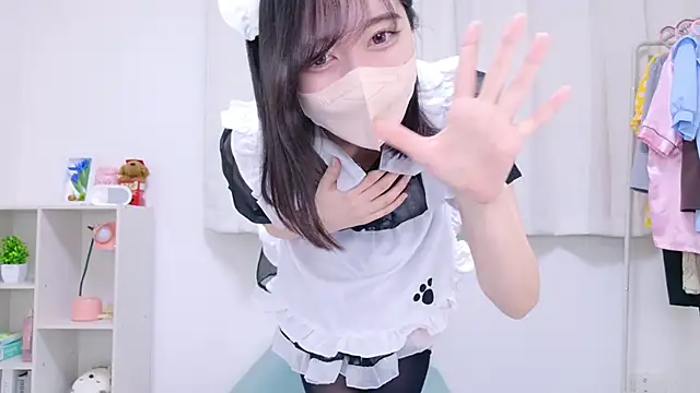 Snapshot of Yurie_ chatting on 01.08.25 Yurie online show from 01.08.25
