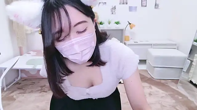 Snapshot of Yurie_ chatting on 02.22.25 Yurie online show from 02.22.25