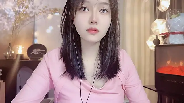 xiaodaibabyy online show from 12.25.24