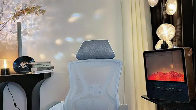 xiaodaibabyy online show from 02.20.25