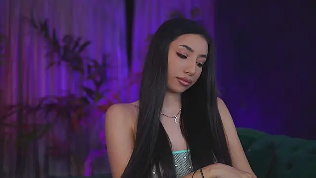 GinaValentinna online show from 11.19.25