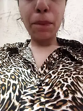 Snapshot of InLero chatting on 02.13.25 InLero online show from 02.13.25