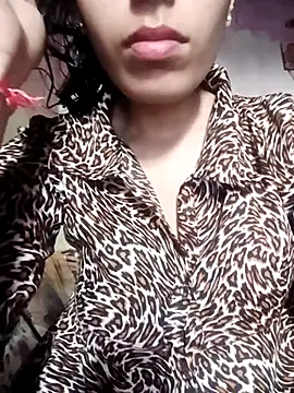 Snapshot of InLero chatting on 02.23.25 InLero online show from 02.23.25