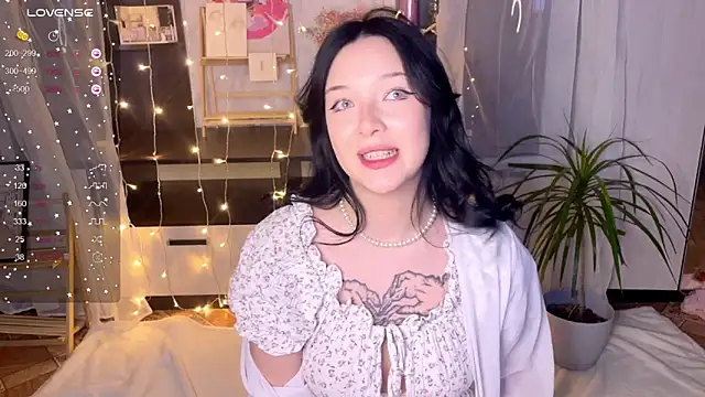 EmmaKittyCat online show from 11.29.25