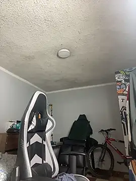 Nickhot0609 online show from 10.28.25