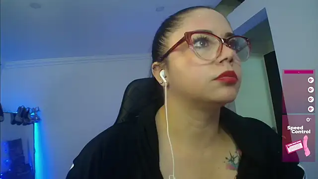 Snapshot of Madame_Shein_ chatting on 12.28.24 Madame Shein online show from 12.28.24